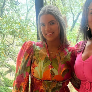 Meet your Posher, Lauren-grace